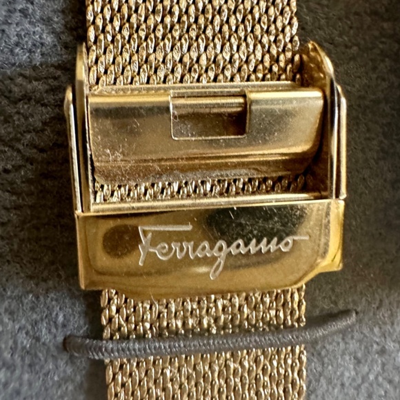 Ferragamo Gancini Slim Gold Mesh Mother of Pearl Stainless Steel Watch **USED** main image 6